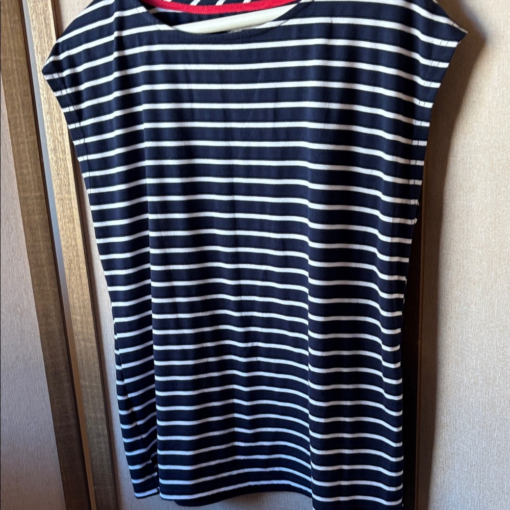FINAL MARKDOWN Lili’s closet Striped Women's Top large